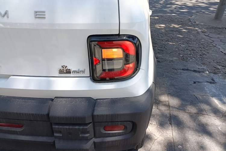 Used Geely Galaxy Panda 2025 210km Panda Rider Right Rear Taillight