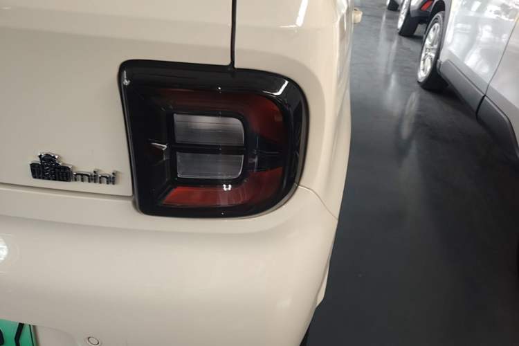 Used Geely Galaxy Panda 2025 210 km – Yuanqi Bear Right Rear Taillight