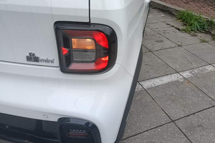 Used Geely Galaxy Panda 2025 210km Panda Kart Right Rear Taillight