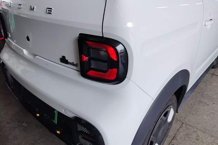Used Geely Galaxy Panda 2025 210km Panda Kart Right Rear Taillight