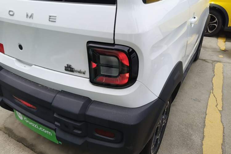 Used Geely Galaxy Panda 2025 210km Panda Rider Right Rear Taillight