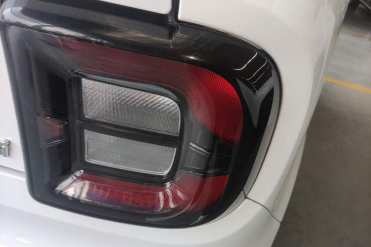 Used Geely Galaxy Panda 2025 210 km – Yuanqi Bear Right Rear Taillight