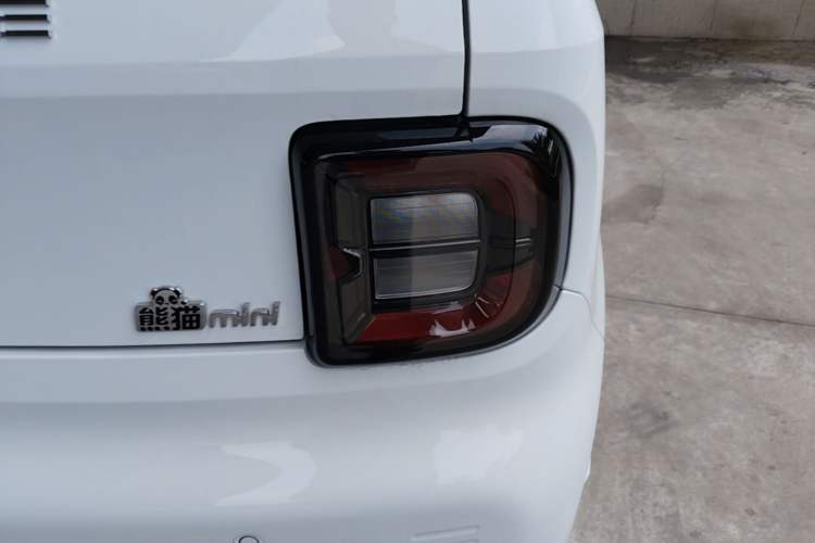 Used Geely Galaxy Panda 2025 210 km – Yuanqi Bear Right Rear Taillight