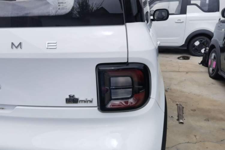 Used Geely Galaxy Panda 2025 210km Panda Kart Right Rear Taillight