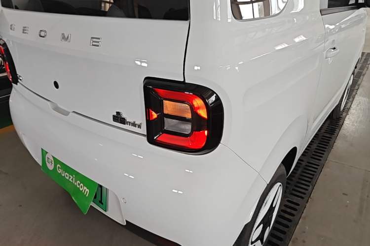 Used Geely Galaxy Panda 2025 210 km – Yuanqi Bear Right Rear Taillight