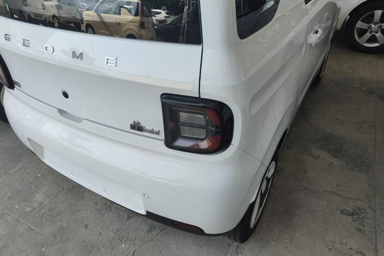 Used Geely Galaxy Panda 2025 210 km – Yuanqi Bear Right Rear Taillight