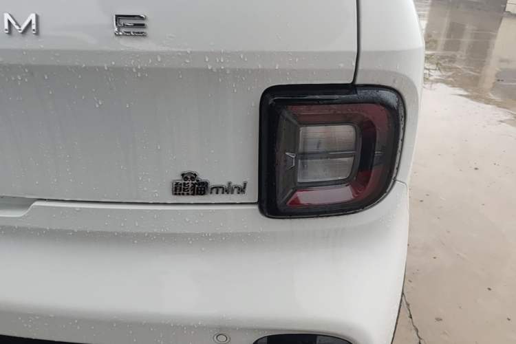 Used Geely Galaxy Panda 2025 210km Panda Kart Right Rear Taillight