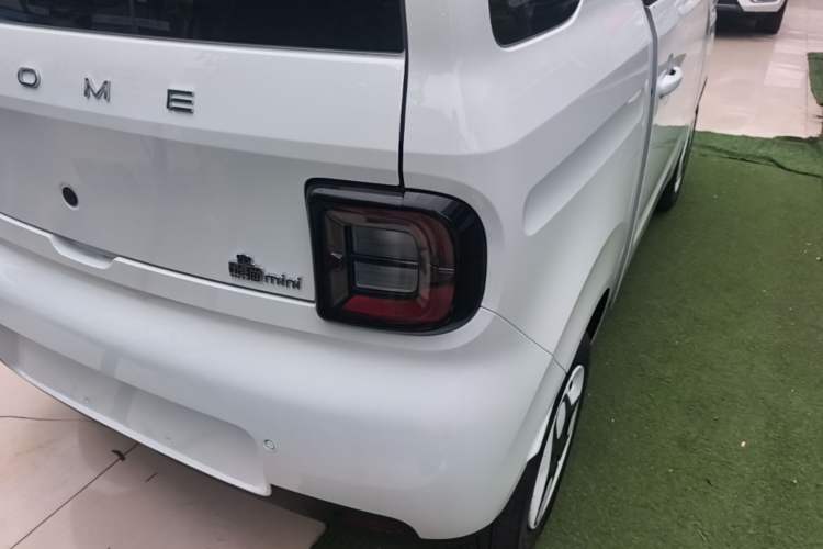 Used Geely Galaxy Panda 2025 210 km – Yuanqi Bear Right Rear Taillight