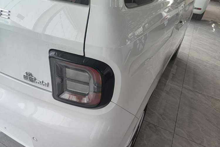 Used Geely Galaxy Panda 2025 210 km – Yuanqi Bear Right Rear Taillight