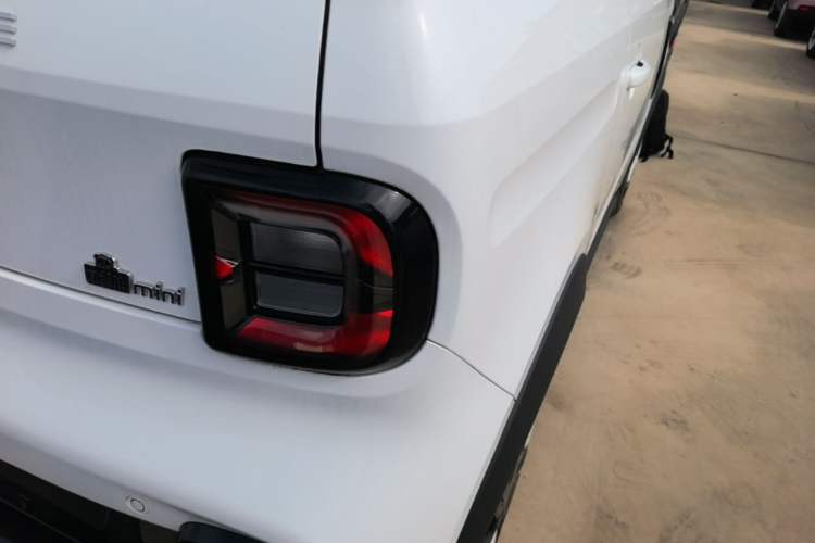 Used Geely Galaxy Panda 2025 210km Panda Kart Right Rear Taillight