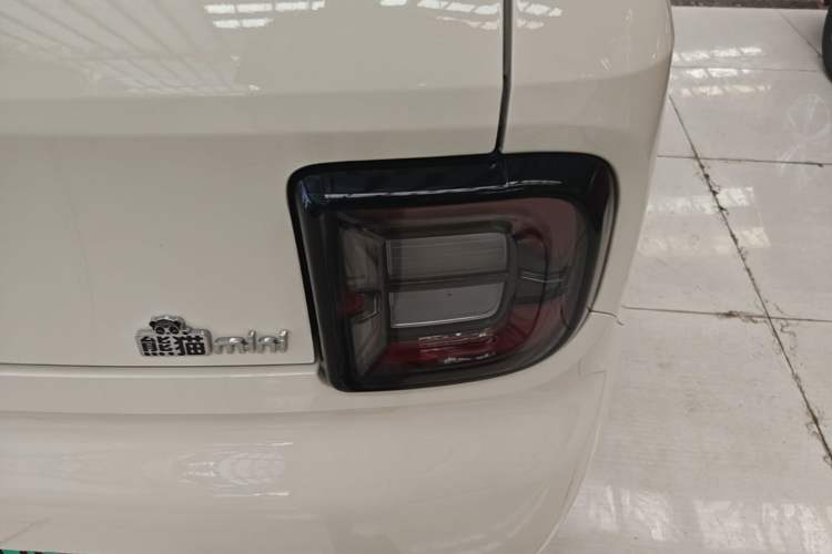 Used Geely Galaxy Panda 2025 210 km – Yuanqi Bear Right Rear Taillight