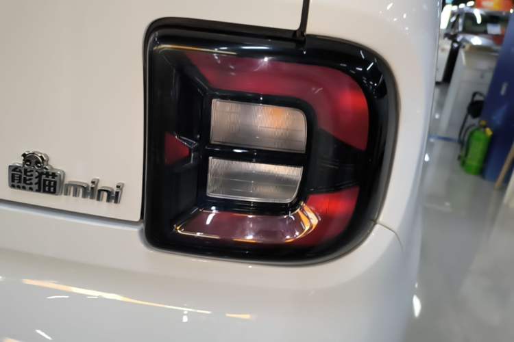 Used Geely Galaxy Panda 2025 210 km – Yuanqi Bear Right Rear Taillight