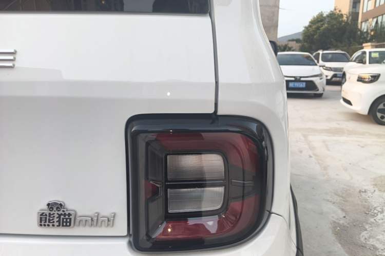 Used Geely Galaxy Panda 2025 210km Panda Rider Right Rear Taillight