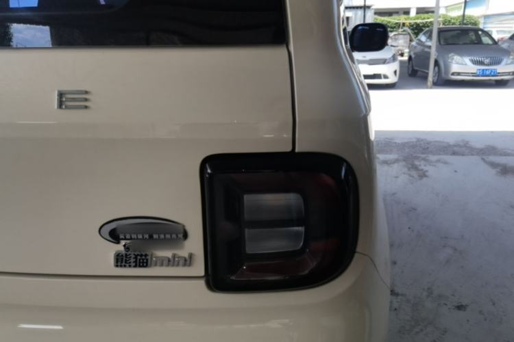 Used Geely Galaxy Panda 2025 210 km – Yuanqi Bear Right Rear Taillight