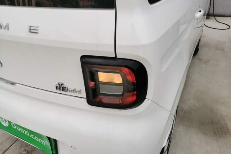 Used Geely Galaxy Panda 2025 210 km – Yuanqi Bear Right Rear Taillight
