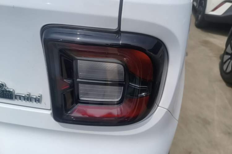 Used Geely Galaxy Panda 2025 210 km – Yuanqi Bear Right Rear Taillight