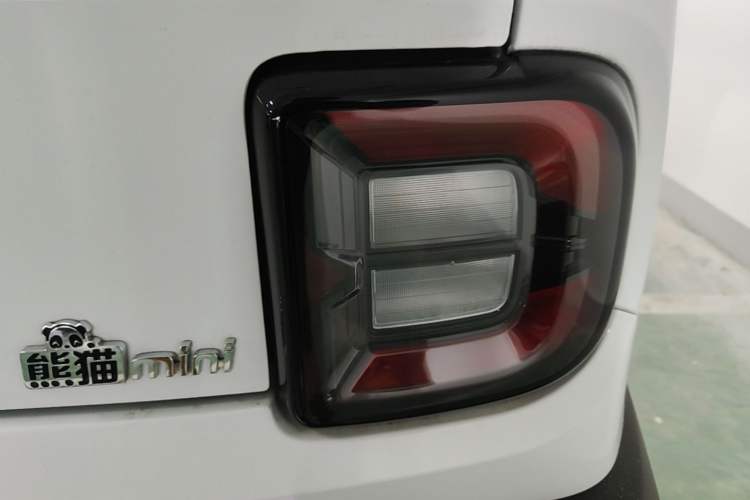 Used Geely Galaxy Panda 2025 210km Panda Rider Right Rear Taillight