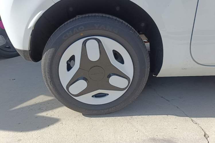 Used Geely Galaxy Panda 2025 210 km – Yuanqi Bear Right Rear Wheel Hub