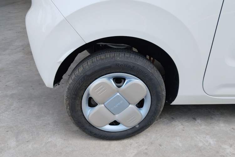 Used Geely Galaxy Panda 2025 210 km – Yuanqi Bear Right Rear Wheel Hub