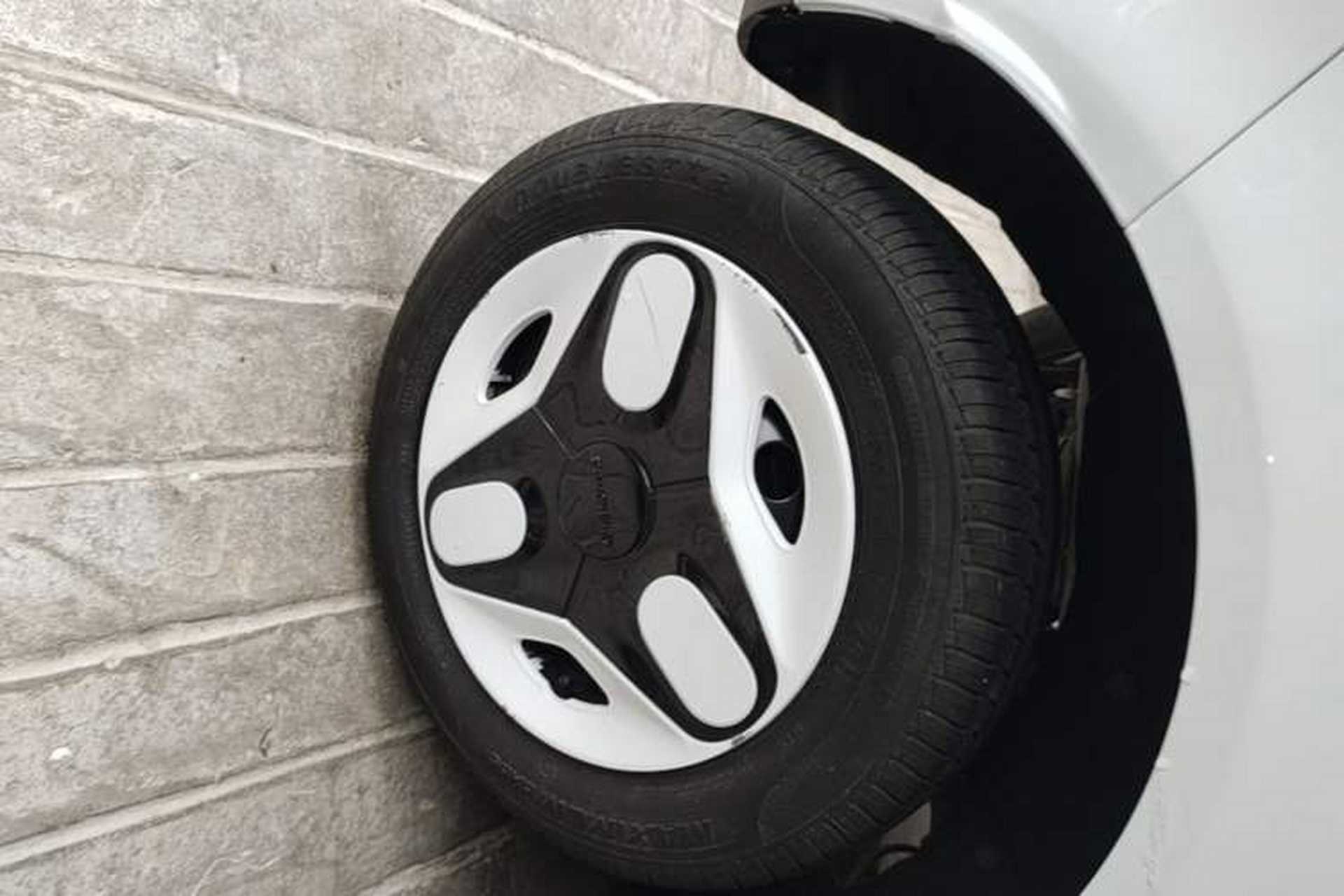 Used Geely Galaxy Panda 2025 210 km – Yuanqi Bear Right Rear Wheel Hub