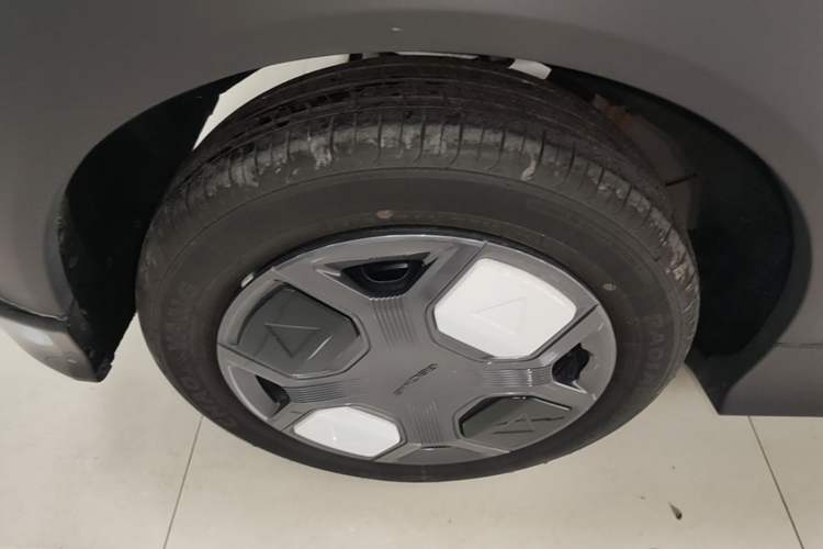 Used Geely Galaxy Panda 2025 210km Panda Kart Right Rear Wheel Hub