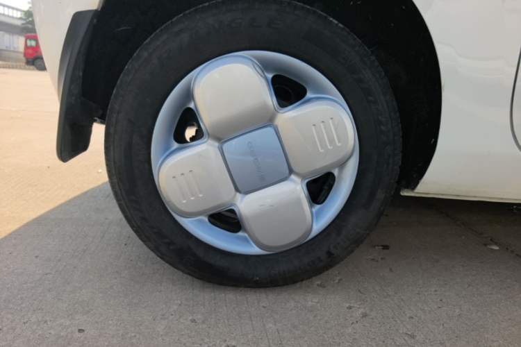 Used Geely Galaxy Panda 2025 210 km – Yuanqi Bear Right Rear Wheel Hub