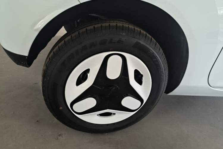 Used Geely Galaxy Panda 2025 210 km – Yuanqi Bear Right Rear Wheel Hub