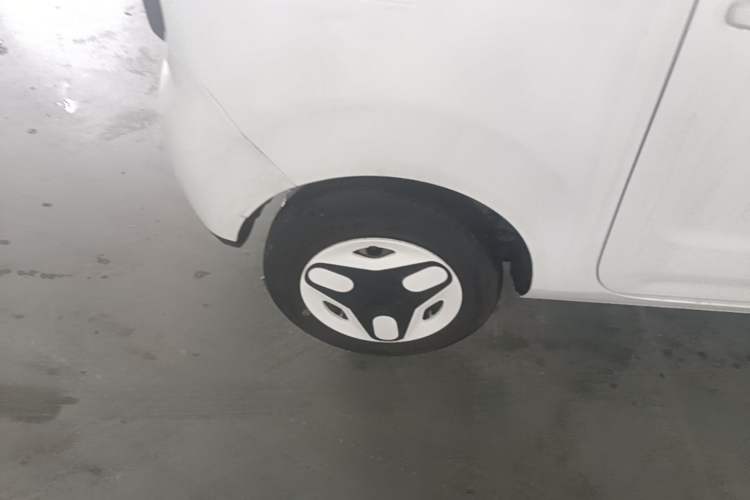 Used Geely Galaxy Panda 2025 210 km – Yuanqi Bear Right Rear Wheel Hub