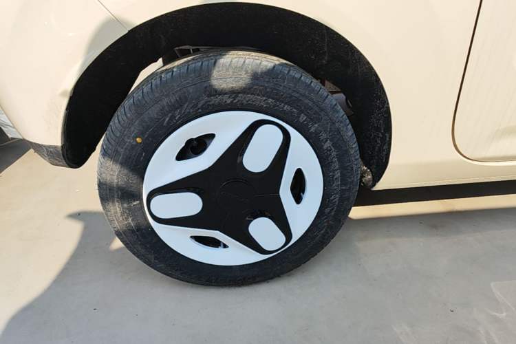 Used Geely Galaxy Panda 2025 210 km – Yuanqi Bear Right Rear Wheel Hub
