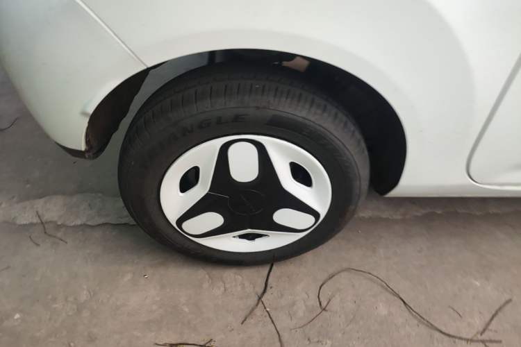 Used Geely Galaxy Panda 2025 210 km – Yuanqi Bear Right Rear Wheel Hub
