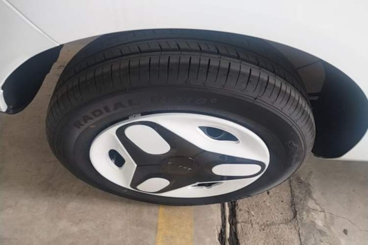 Used Geely Galaxy Panda 2025 210 km – Yuanqi Bear Right Rear Wheel Hub