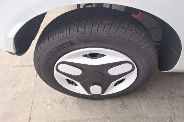Used Geely Galaxy Panda 2025 210 km – Yuanqi Bear Right Rear Wheel Hub