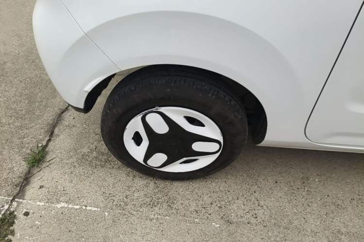 Used Geely Galaxy Panda 2025 210 km – Yuanqi Bear Right Rear Wheel Hub