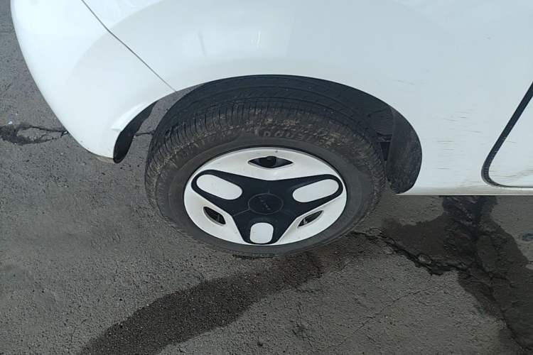 Used Geely Galaxy Panda 2025 210 km – Yuanqi Bear Right Rear Wheel Hub
