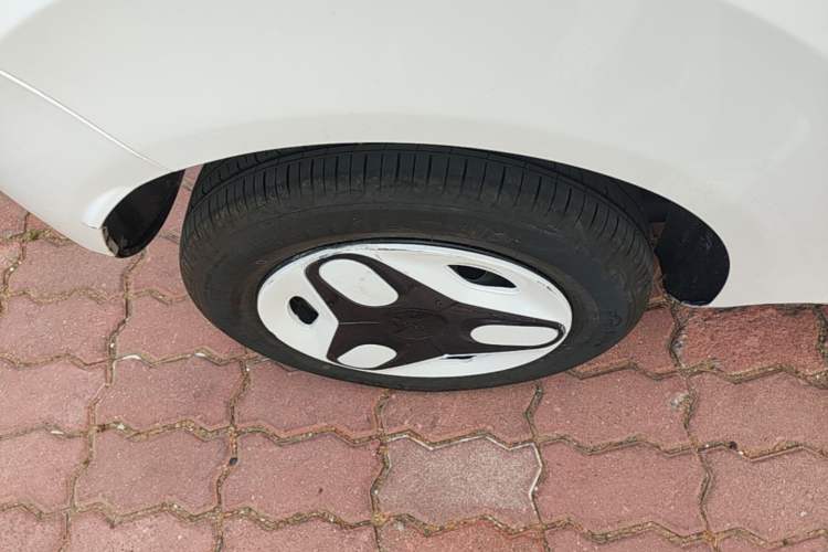 Used Geely Galaxy Panda 2025 210 km – Yuanqi Bear Right Rear Wheel Hub
