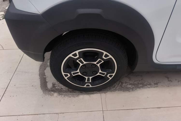 Used Geely Galaxy Panda 2025 210km Panda Rider Right Rear Wheel Hub
