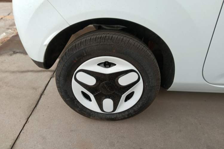 Used Geely Galaxy Panda 2025 210 km – Yuanqi Bear Right Rear Wheel Hub