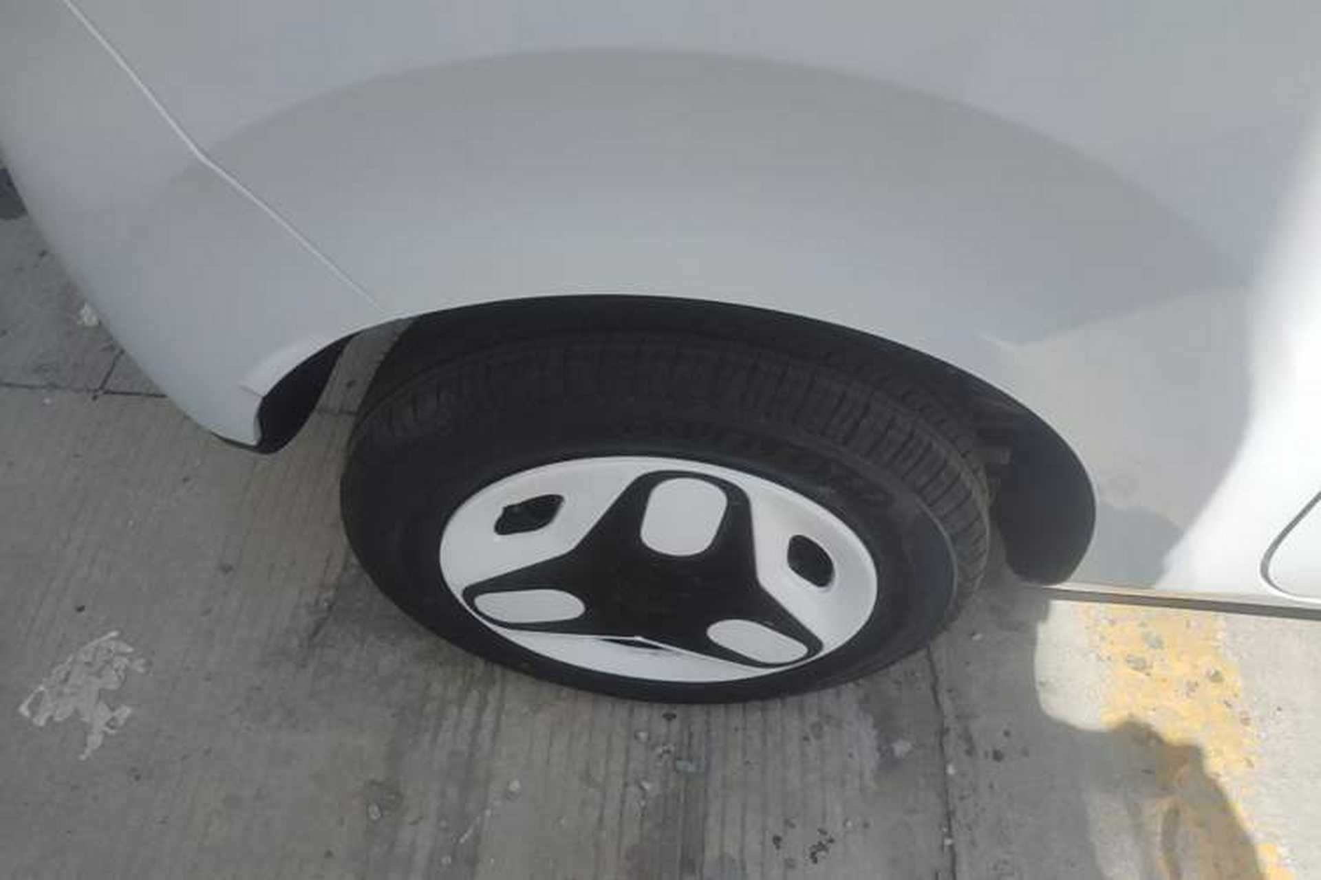 Used Geely Galaxy Panda 2025 210 km – Yuanqi Bear Right Rear Wheel Hub