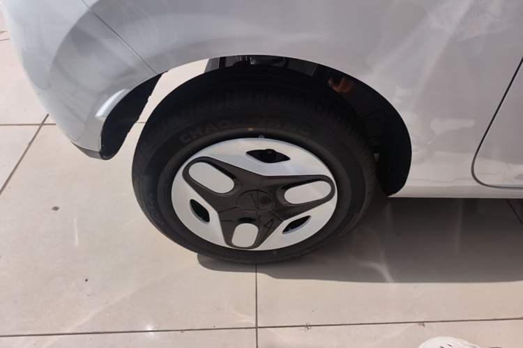 Used Geely Galaxy Panda 2025 210 km – Yuanqi Bear Right Rear Wheel Hub