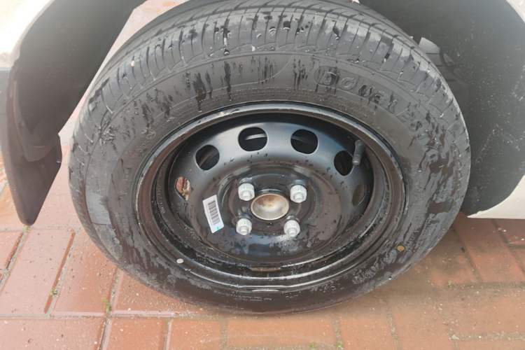 Used Geely Galaxy Panda 2025 210 km – Yuanqi Bear Right Rear Wheel Hub