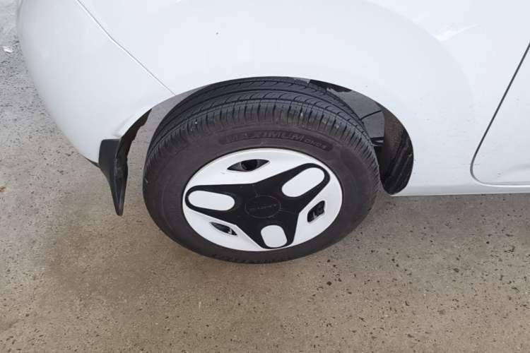 Used Geely Galaxy Panda 2025 210 km – Yuanqi Bear Right Rear Wheel Hub