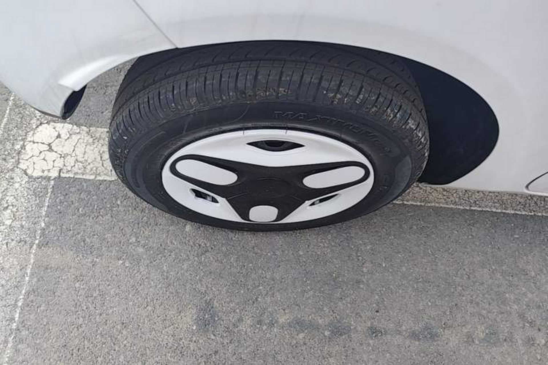 Used Geely Galaxy Panda 2025 210 km – Yuanqi Bear Right Rear Wheel Hub