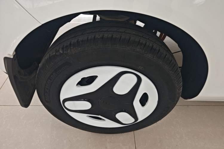 Used Geely Galaxy Panda 2025 210 km – Yuanqi Bear Right Rear Wheel Hub
