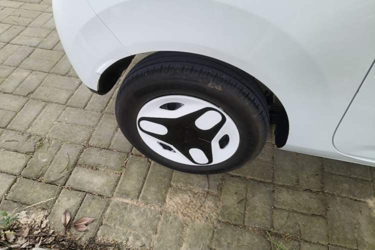 Used Geely Galaxy Panda 2025 210 km – Yuanqi Bear Right Rear Wheel Hub
