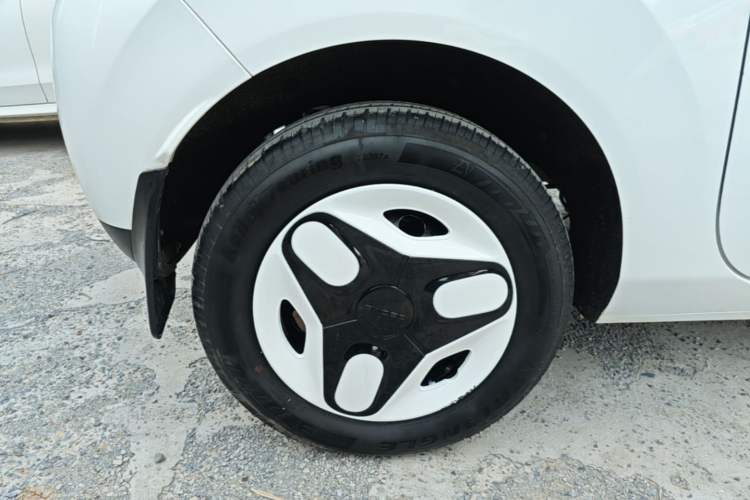 Used Geely Galaxy Panda 2025 210 km – Yuanqi Bear Right Rear Wheel Hub