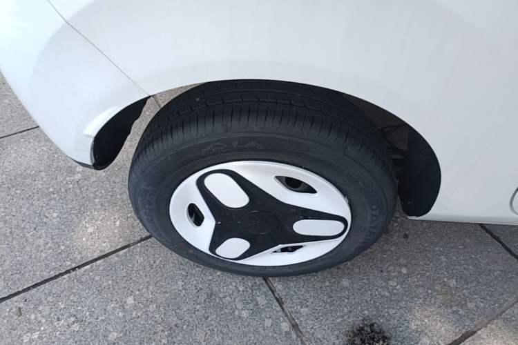Used Geely Galaxy Panda 2025 210 km – Yuanqi Bear Right Rear Wheel Hub