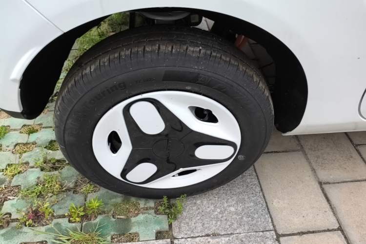 Used Geely Galaxy Panda 2025 210 km – Yuanqi Bear Right Rear Wheel Hub