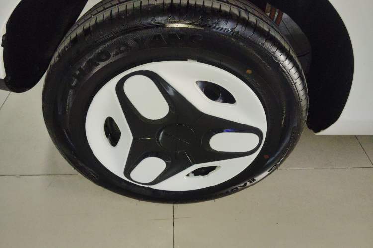 Used Geely Galaxy Panda 2025 210 km – Yuanqi Bear Right Rear Wheel Hub