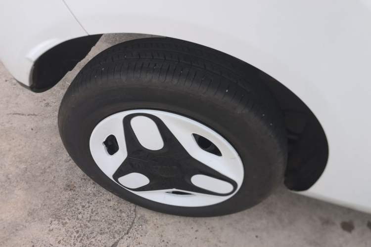 Used Geely Galaxy Panda 2025 210 km – Yuanqi Bear Right Rear Wheel Hub