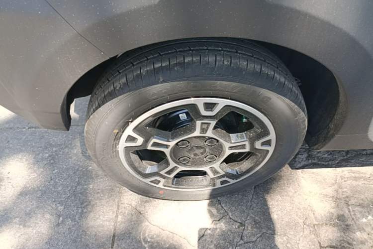 Used Geely Galaxy Panda 2025 210km Panda Rider Right Rear Wheel Hub